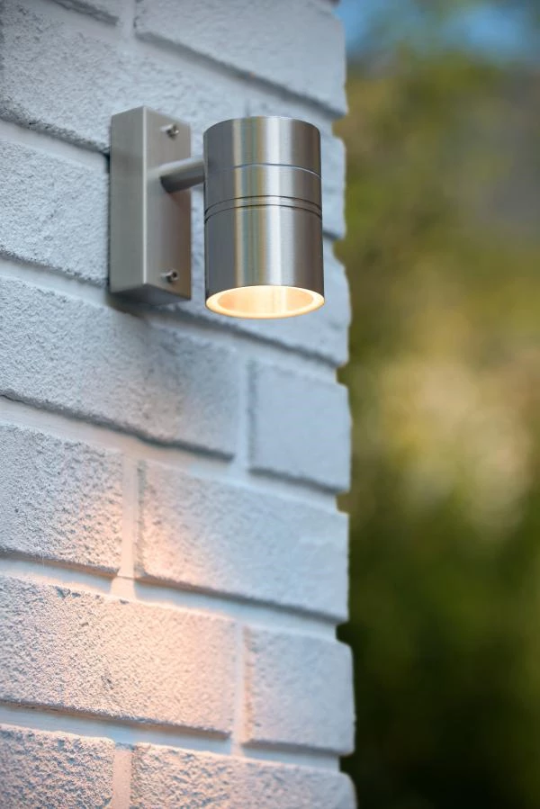 Lucide ARNE-LED - Wall spotlight / Wall light Indoor/Outdoor - Ø 6,3 cm - LED - GU10 - 1x5W 2700K - IP44 - Satin Chrome - ambiance 1